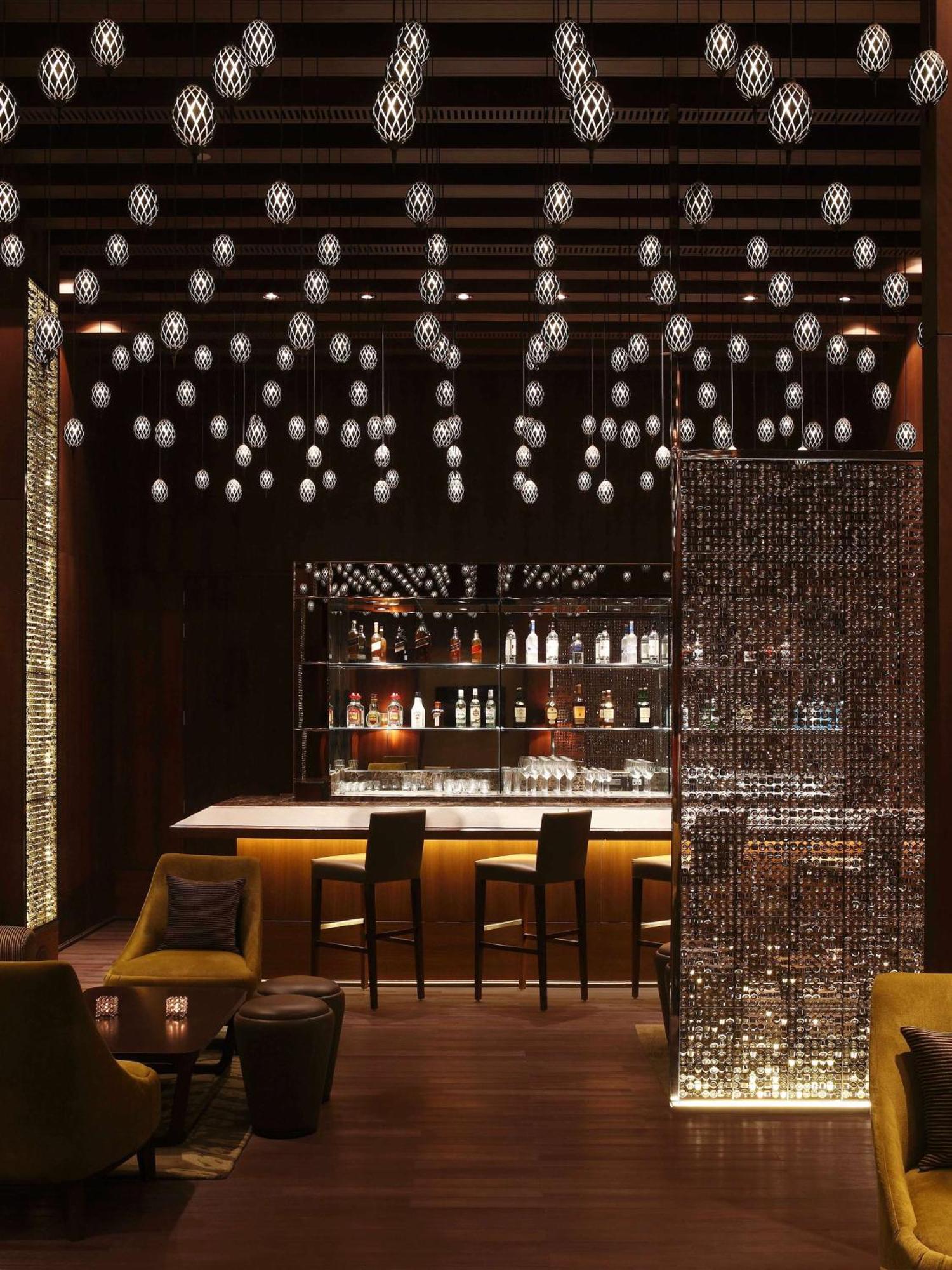 힐튼 자이푸르 호텔 외부 사진 The bar at the hotel