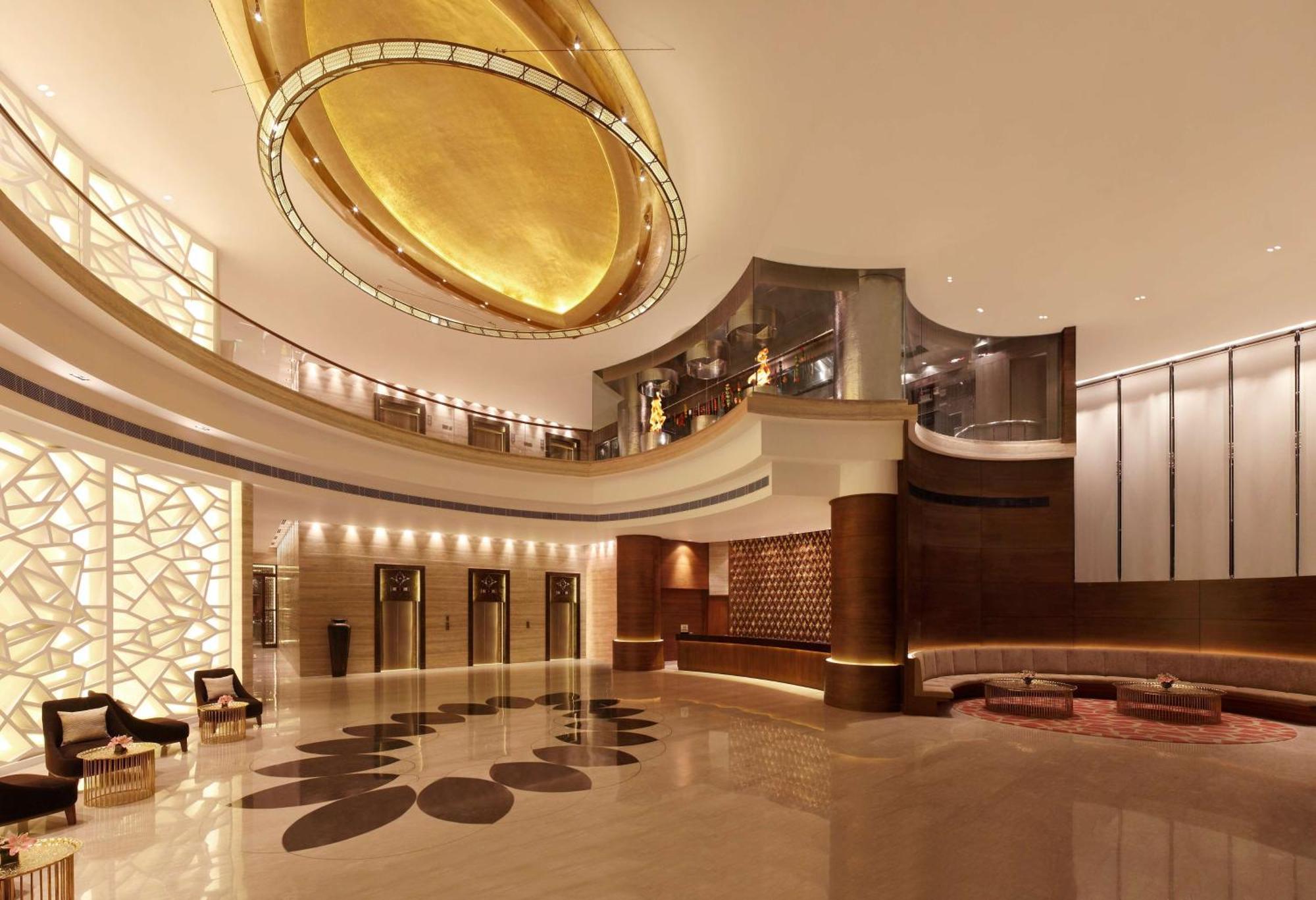 힐튼 자이푸르 호텔 외부 사진 The lobby of the hotel