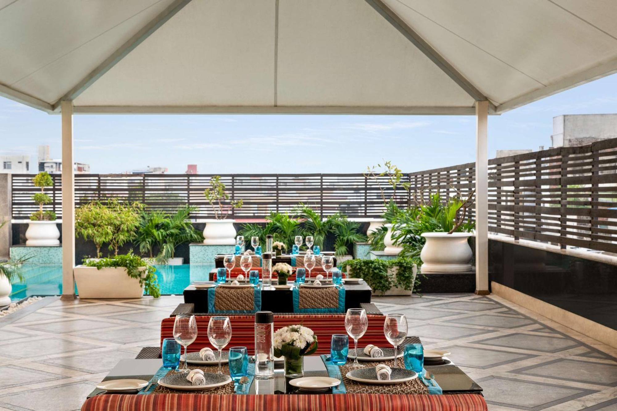 힐튼 자이푸르 호텔 외부 사진 The Terrace at The Park, New Delhi